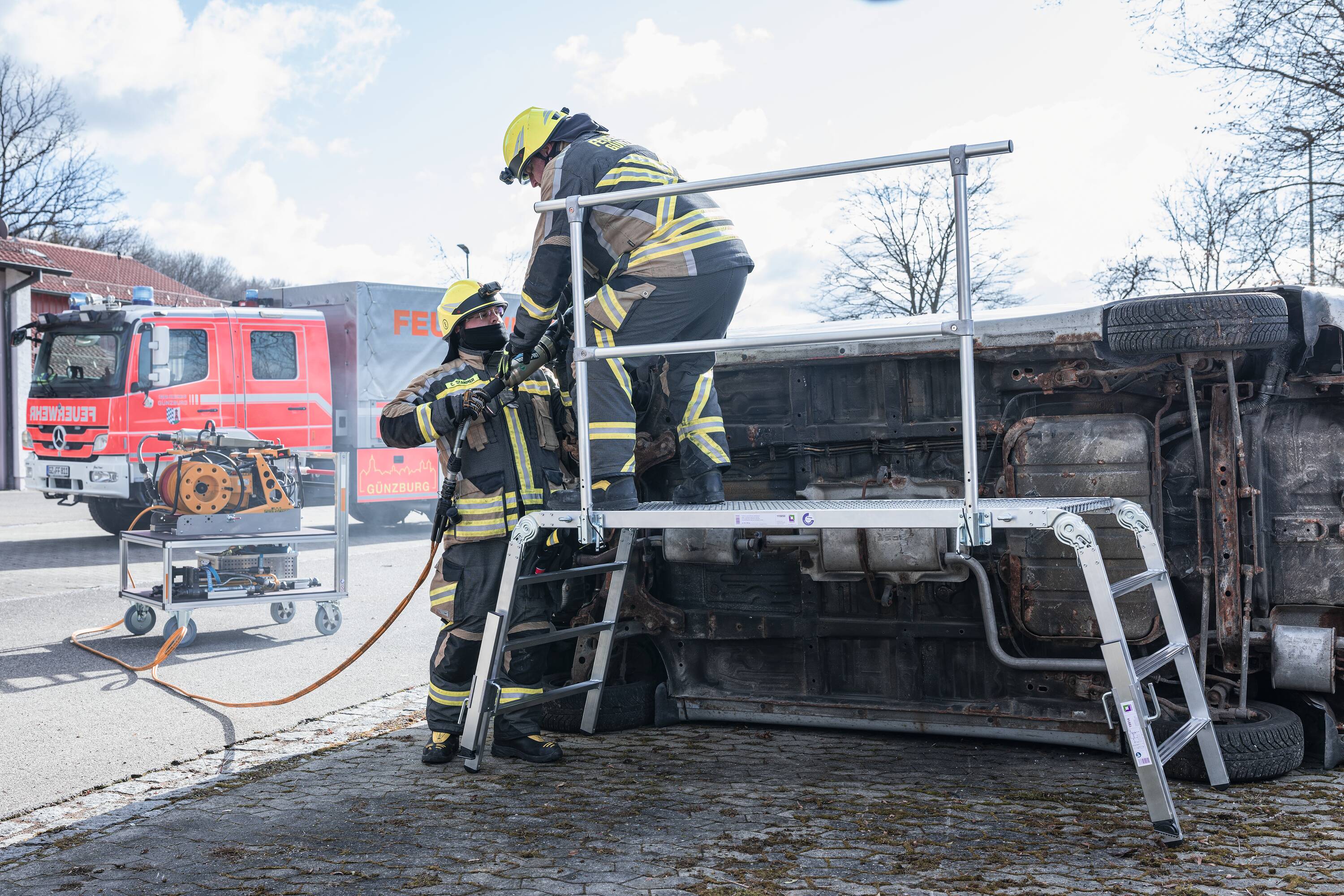 Rettungs- und Arbeitsplattform
